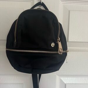 Lululemon backpack 4L